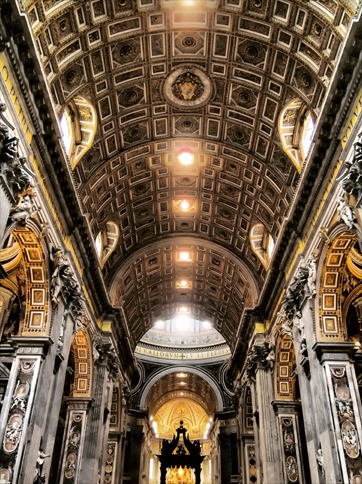 サンピエトロ大聖堂の内部